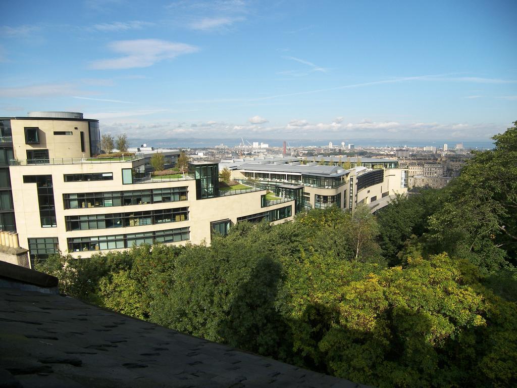 Central Calton Hill What A View Edimburgo Habitación foto